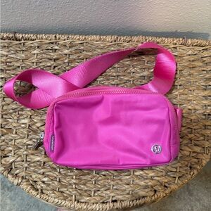 Lululemon Everywhere Belt Bag